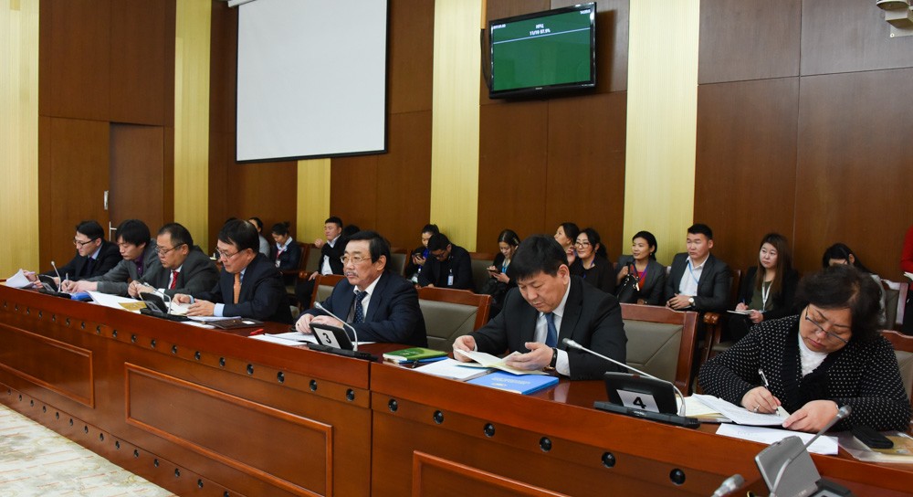 Монгол Улсын Ерөнхийлөгчийн сонгуулийн тухай хуулийн төслийг хэлэлцэхийг дэмжлээ